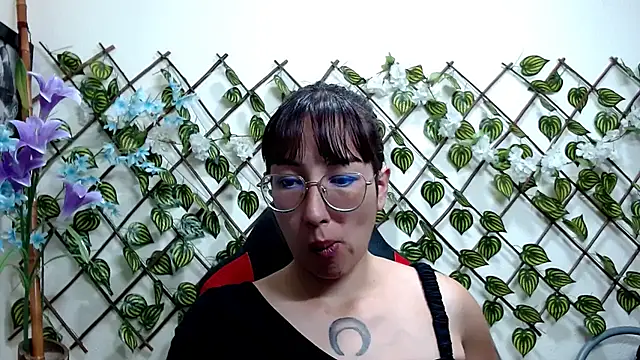 Snapshot of jeyloveebony chatting on 03/13/25, 02:01 jeyloveebony online show from 03/13/25, 02:01