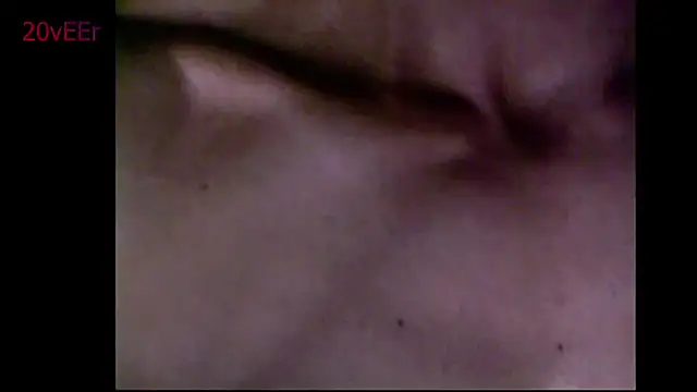 Snapshot of 20vEEr chatting on 03/24/26, 08:47 20vEEr online show from 03/24/26, 08:47