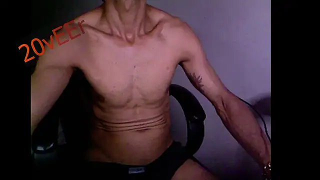 Snapshot of 20vEEr chatting on 12/22/25, 10:32 20vEEr online show from 12/22/25, 10:32