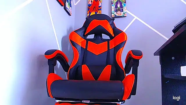 Snapshot of ADAM_HOT chatting on 10/27/25, 09:27 ADAM HOT online show from 10/27/25, 09:27