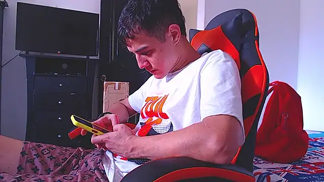 ADAM HOT online show from 01/07/26, 09:31