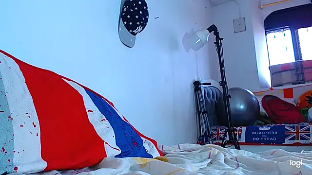 Snapshot of ADAM_HOT chatting on 11/15/25, 08:57 ADAM HOT online show from 11/15/25, 08:57