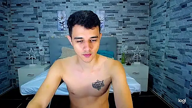 Snapshot of ADAM_HOT chatting on 10/06/25, 07:47 ADAM HOT online show from 10/06/25, 07:47