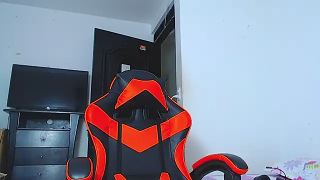 Snapshot of ADAM_HOT chatting on 12/18/25, 12:38 ADAM HOT online show from 12/18/25, 12:38