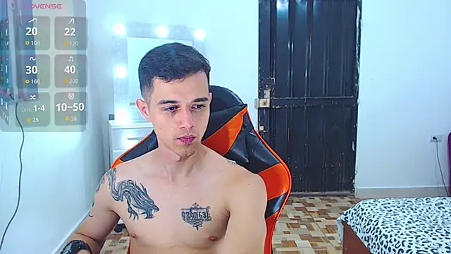 Snapshot of ADAM_HOT chatting on 07/15/26, 09:22 ADAM HOT online show from 07/15/26, 09:22