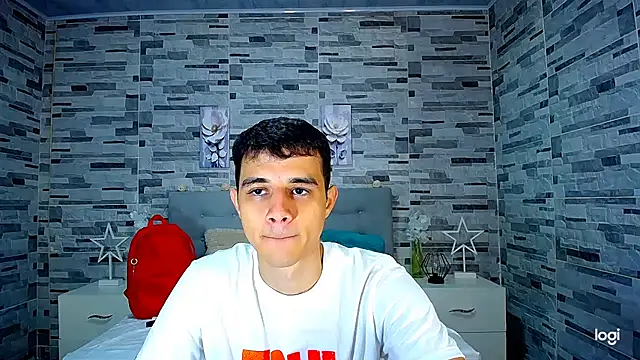 Snapshot of ADAM_HOT chatting on 10/07/25, 10:22 ADAM HOT online show from 10/07/25, 10:22