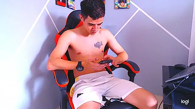 Snapshot of ADAM_HOT chatting on 10/31/25, 05:20 ADAM HOT online show from 10/31/25, 05:20