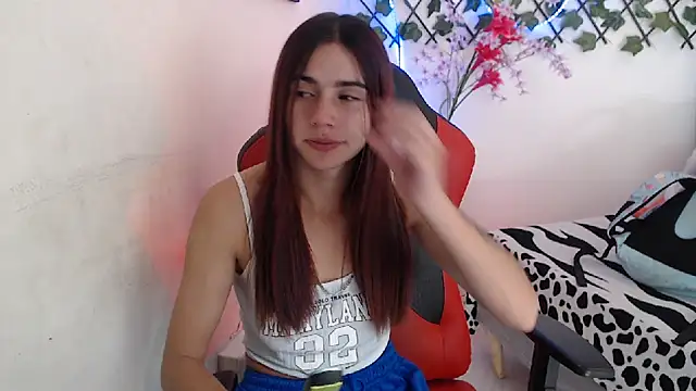 Snapshot of Maximesex chatting on 09/16/25, 03:35 Maximesex online show from 09/16/25, 03:35