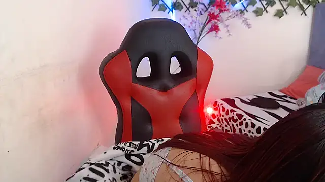 Snapshot of Maximesex chatting on 09/11/25, 01:33 Maximesex online show from 09/11/25, 01:33
