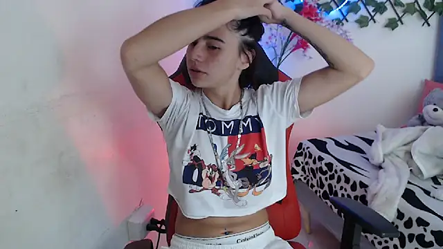 Snapshot of Maximesex chatting on 09/17/25, 01:35 Maximesex online show from 09/17/25, 01:35