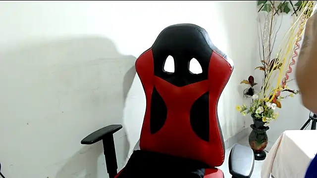 Snapshot of Maximesex chatting on 03/20/25, 01:37 Maximesex online show from 03/20/25, 01:37