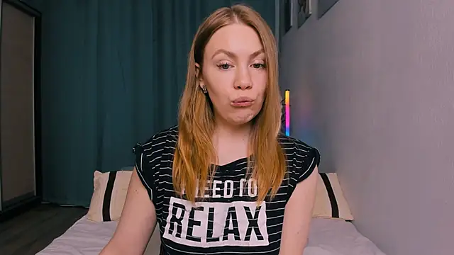 InsatiableFoxX online show from 04/08/26, 09:16