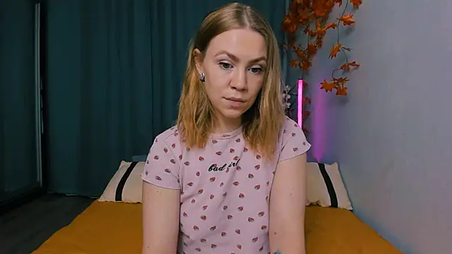InsatiableFoxX online show from 09/23/25, 06:59