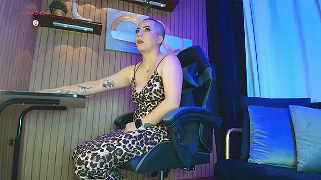 Camila Chainn online show from 10/27/25, 12:39