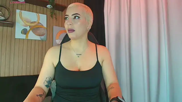 Camila Chainn online show from 11/28/25, 05:51