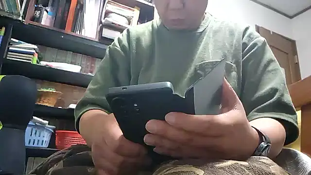 Snapshot of 07YUKIO chatting on 04/11/26, 02:10 07YUKIO online show from 04/11/26, 02:10