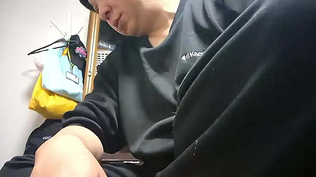 Snapshot of 07YUKIO chatting on 03/29/26, 03:35 07YUKIO online show from 03/29/26, 03:35