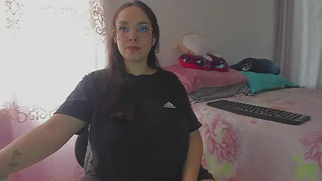 HARLEYNAPIER online show from 03/16/26, 08:55