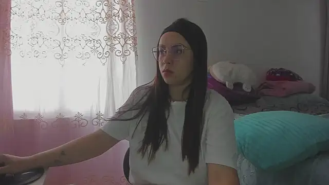 HARLEYNAPIER online show from 04/19/26, 04:08