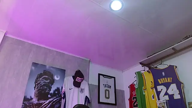 Hendry  online show from 12/18/25, 03:55