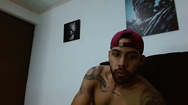 Snapshot of Hendry_ chatting on 02/01/25, 02:47 Hendry online show from 02/01/25, 02:47