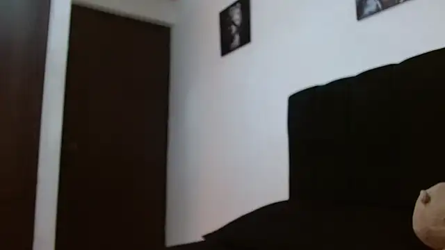 Snapshot of Hendry_ chatting on 02/23/25, 01:24 Hendry online show from 02/23/25, 01:24