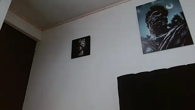 Snapshot of Hendry_ chatting on 03/21/25, 11:12 Hendry online show from 03/21/25, 11:12