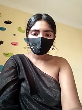 Snapshot of Lina-Rose chatting on 03/22/25, 07:47 Lina-Rose online show from 03/22/25, 07:47