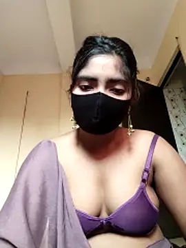 Snapshot of Lina-Rose chatting on 10/17/25, 02:37 Lina-Rose online show from 10/17/25, 02:37