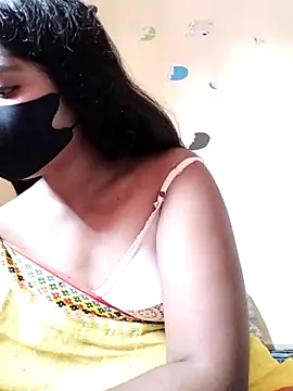 Snapshot of Lina-Rose chatting on 09/10/25, 01:15 Lina-Rose online show from 09/10/25, 01:15