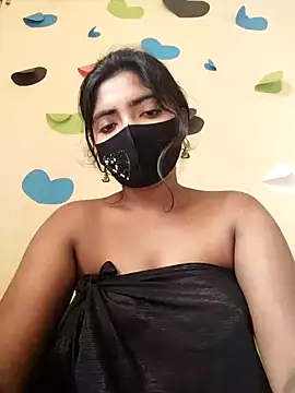 Snapshot of Lina-Rose chatting on 03/18/25, 04:40 Lina-Rose online show from 03/18/25, 04:40