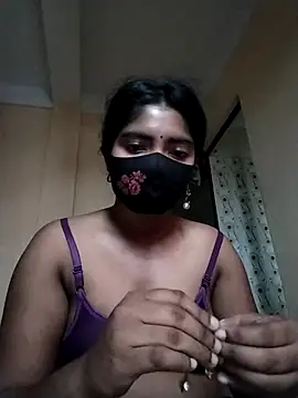 Snapshot of Lina-Rose chatting on 09/25/25, 12:38 Lina-Rose online show from 09/25/25, 12:38
