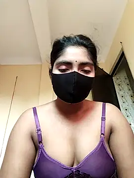 Snapshot of Lina-Rose chatting on 10/15/25, 02:21 Lina-Rose online show from 10/15/25, 02:21