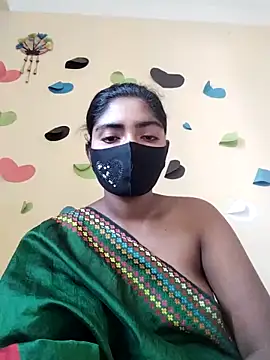 Snapshot of Lina-Rose chatting on 03/19/25, 10:44 Lina-Rose online show from 03/19/25, 10:44