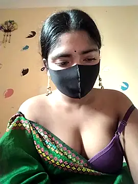 Snapshot of Lina-Rose chatting on 09/18/25, 02:14 Lina-Rose online show from 09/18/25, 02:14