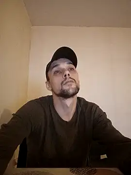 Snapshot of kx93 chatting on 11/24/25, 08:09 kx93 online show from 11/24/25, 08:09