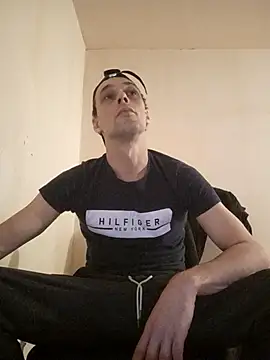 Snapshot of kx93 chatting on 12/05/25, 08:50 kx93 online show from 12/05/25, 08:50