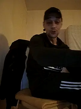 Snapshot of kx93 chatting on 12/14/25, 10:48 kx93 online show from 12/14/25, 10:48