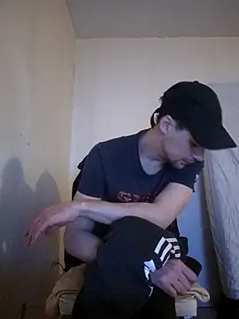 Snapshot of kx93 chatting on 12/17/25, 06:40 kx93 online show from 12/17/25, 06:40