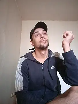 Snapshot of kx93 chatting on 11/19/25, 10:48 kx93 online show from 11/19/25, 10:48