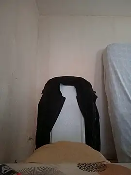 Snapshot of kx93 chatting on 12/14/25, 10:43 kx93 online show from 12/14/25, 10:43