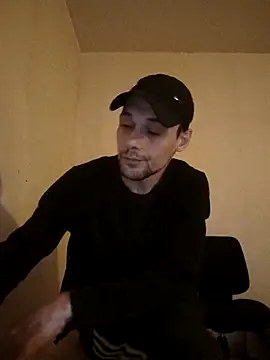 Snapshot of kx93 chatting on 12/18/25, 05:06 kx93 online show from 12/18/25, 05:06