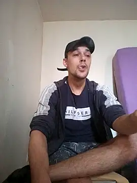 Snapshot of kx93 chatting on 11/09/25, 02:10 kx93 online show from 11/09/25, 02:10