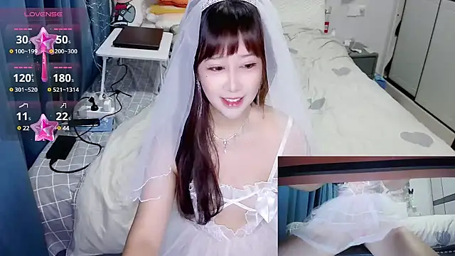 Angelababy001 online show from 12/04/24, 12:30