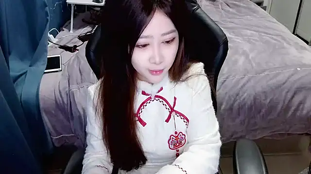 Angelababy001 online show from 01/05/25, 02:52