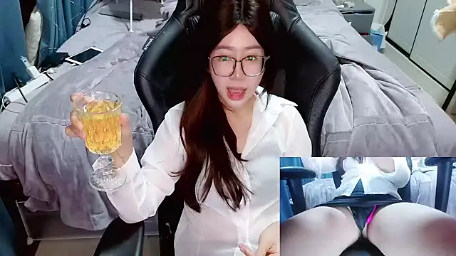 Angelababy001 online show from 12/13/24, 06:27