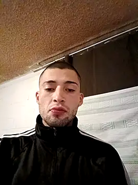 Snapshot of Suggarwhite18CM chatting on 10/13/25, 05:09 Suggarwhite18CM online show from 10/13/25, 05:09