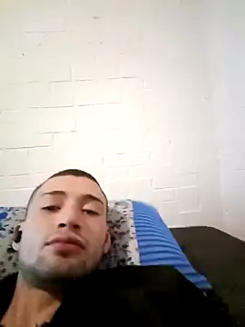 Snapshot of Suggarwhite18CM chatting on 10/21/25, 10:47 Suggarwhite18CM online show from 10/21/25, 10:47