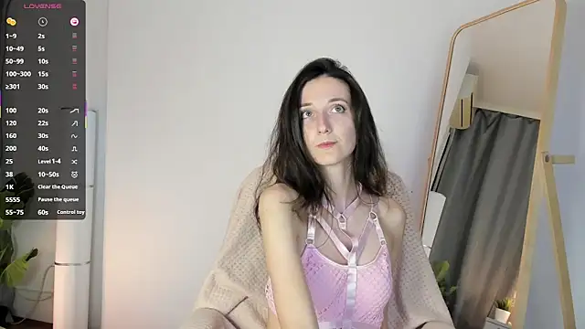 Snapshot of Ketty_Belly chatting on 10/11/25, 10:33 Ketty Belly online show from 10/11/25, 10:33
