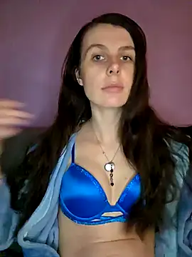 Snapshot of chachalette444 chatting on 12/18/25, 08:01 chachalette444 online show from 12/18/25, 08:01